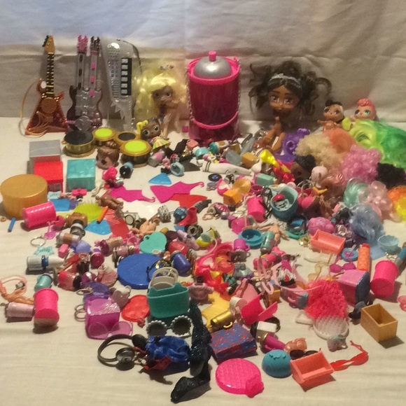 LOL surprise OMGvery large lot w/ accessories